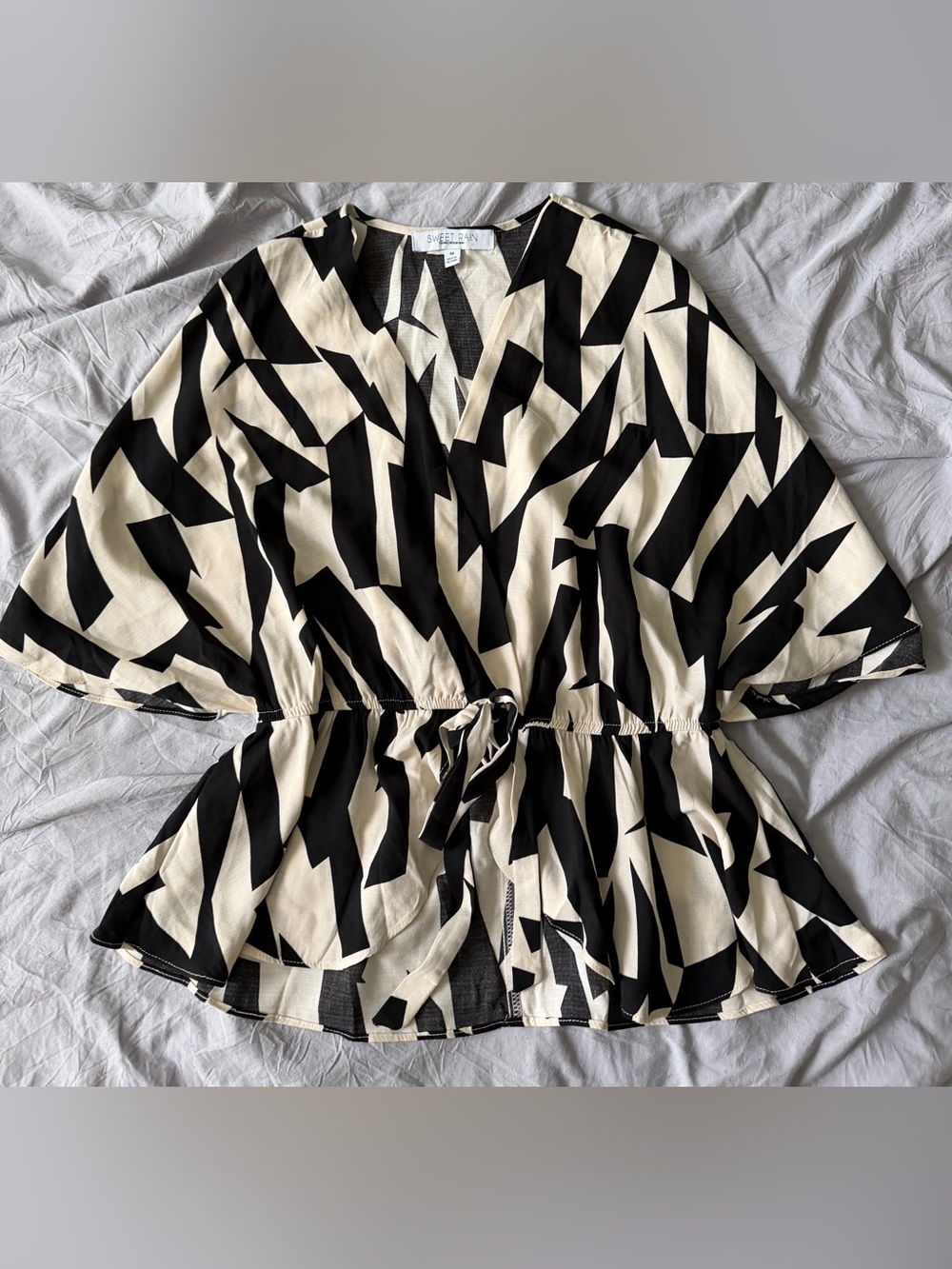 Sweet Rain Black Cream Kimono Peplum Blouse Size M